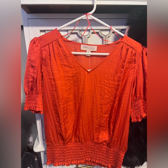 Cutest orange top! - Picture 1 of 2